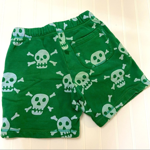 Mini Boden skull shorts - Picture 2 of 4